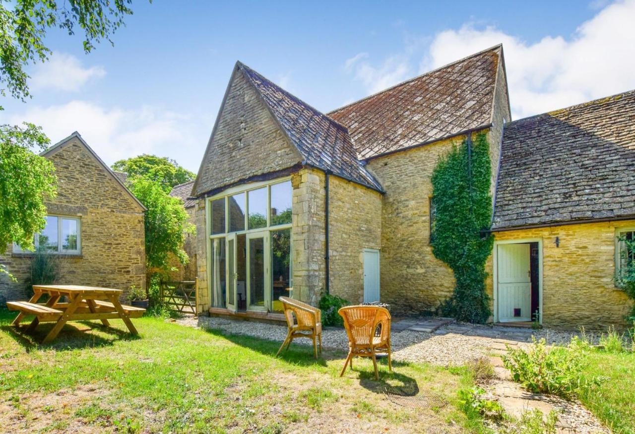 Butts Farm Villa Cirencester Exterior photo