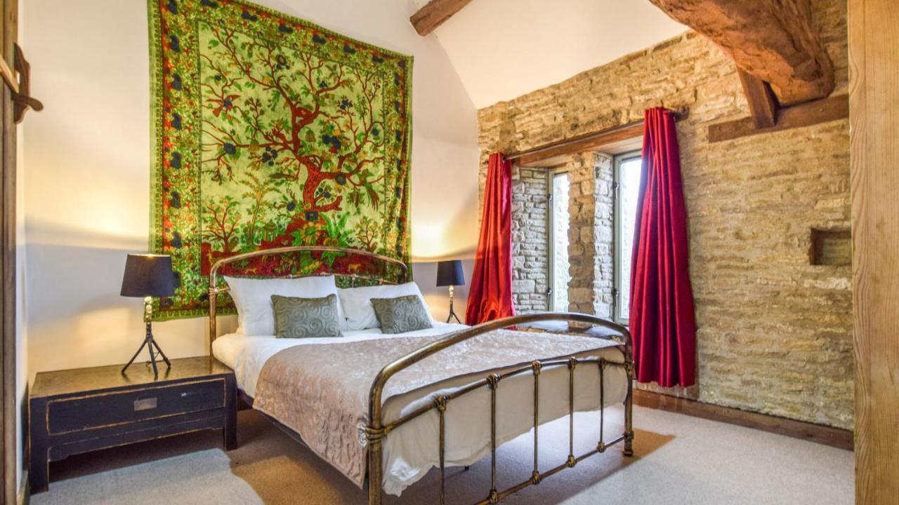 Butts Farm Villa Cirencester Exterior photo